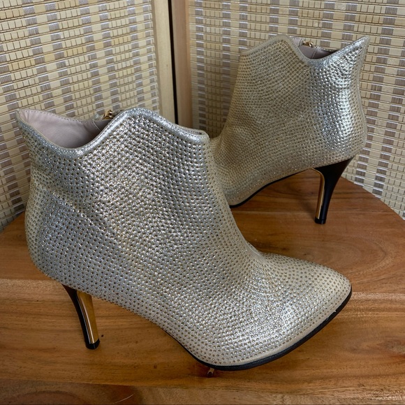 Lady Couture Gold Rhinestone Ankle Bootie Size 9 - Picture 2 of 6